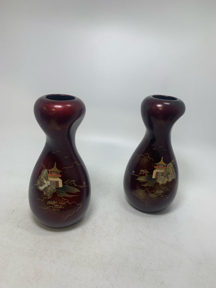 2 VTG TWISTED JAPANESE TEMPLE ON MOUNTAIN DETAILED VASES ROYAL (WKS).