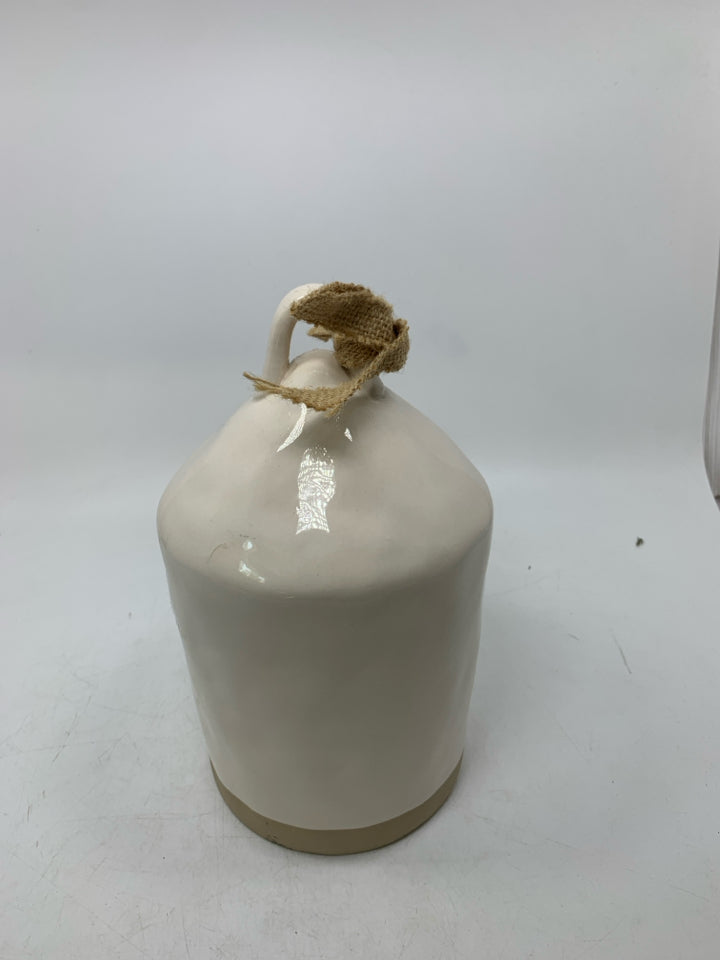 NEST CERAMIC BIRD HOUSE.