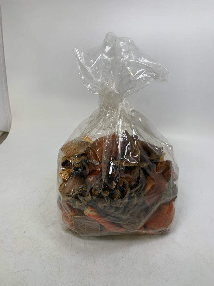 A BAG OF POTPOURRI FALL THEMED.