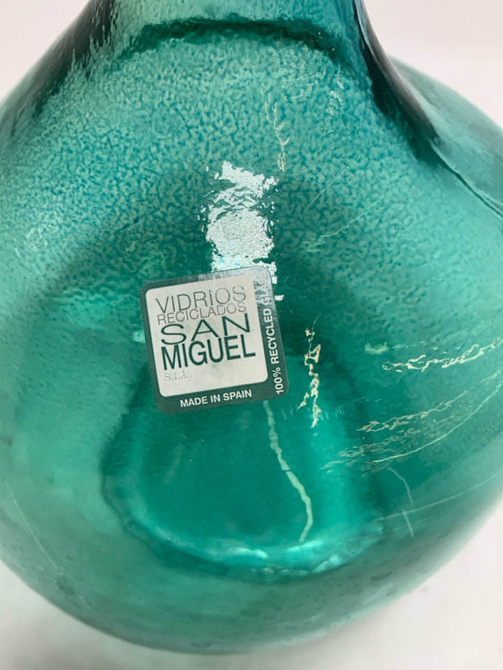 TEAL BLOWN GLASS ROUND VASE.