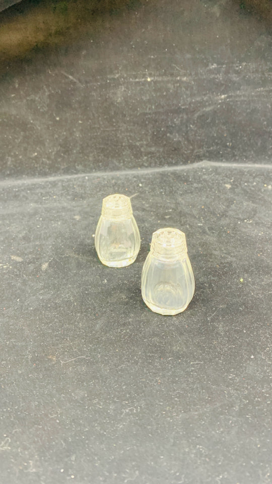 SMALL CRYSTAL SALT AND PEPPER SHAKERS.