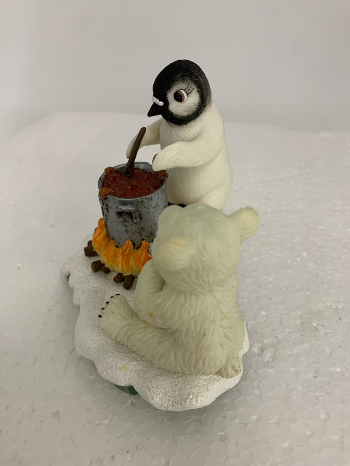 PENGUIN MAKING CHILI FOR POLAR BEAR POLAR PLAYMATES.