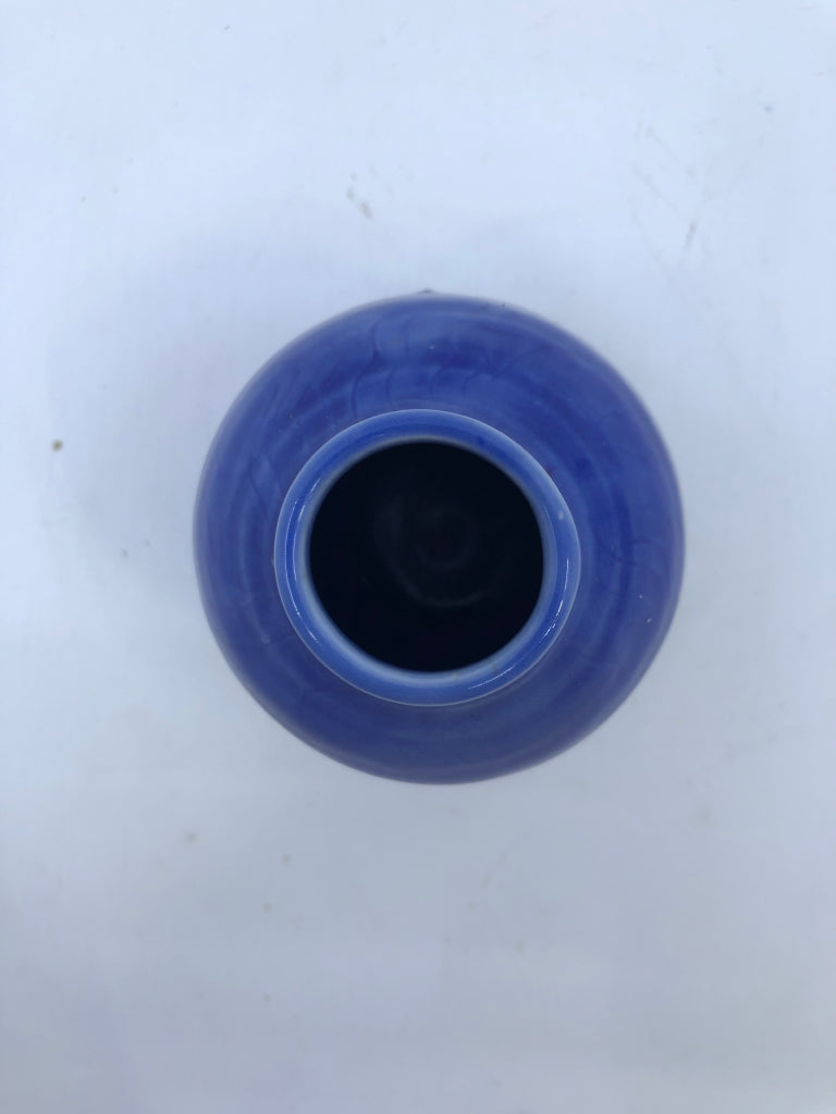 BLUE POTTERY VASE.