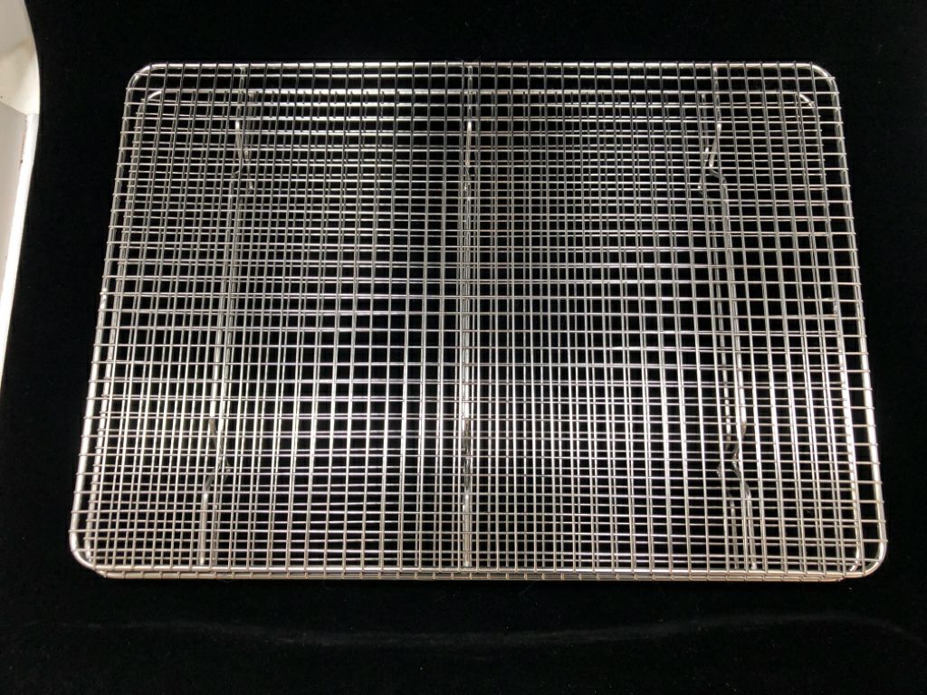 2 METAL COOKING/COOLING RACKS.