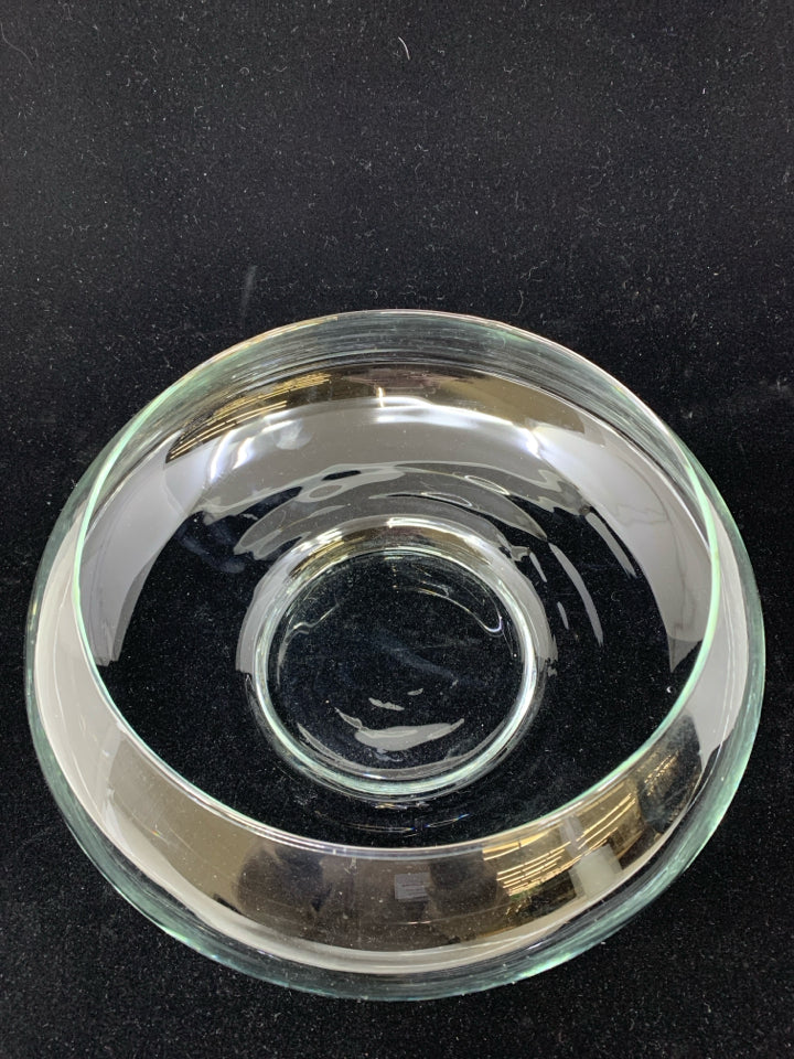 SHALLOW CLEAR GLASS GLOBE BOWL VASE.