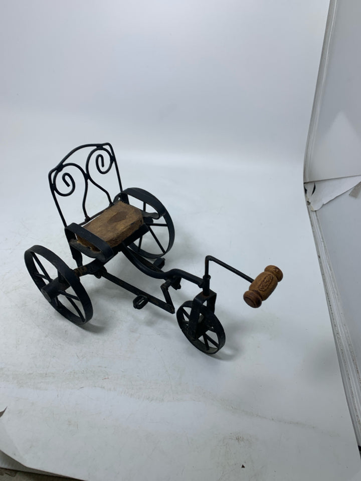 Primitive Decor