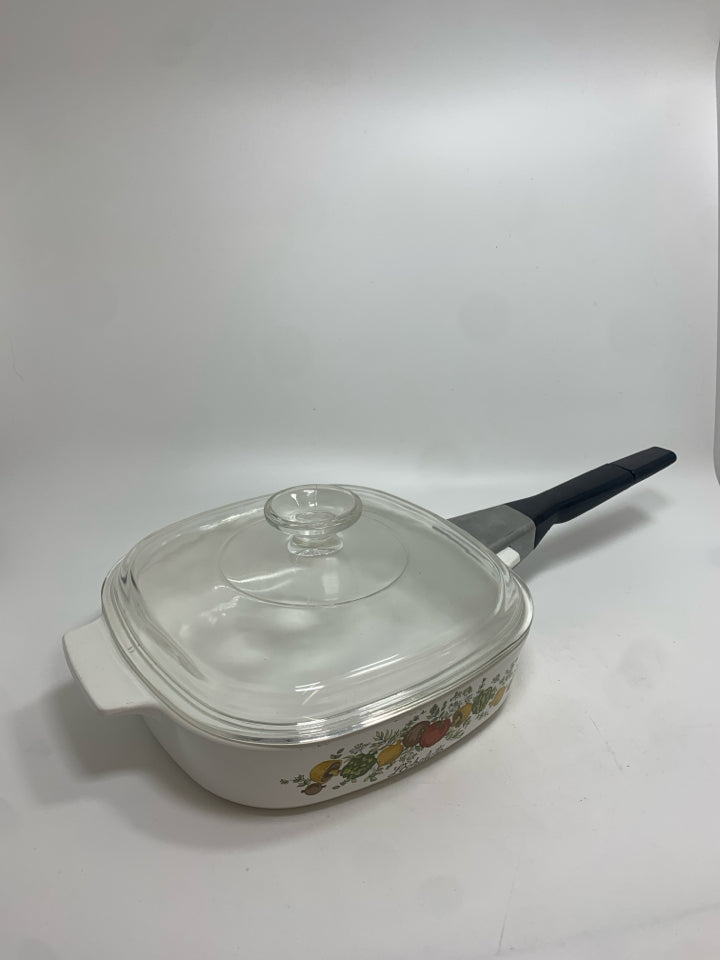 SPICE OF LIFE CASSEROLE DISH W/LID AND LOCKING HANDLE.