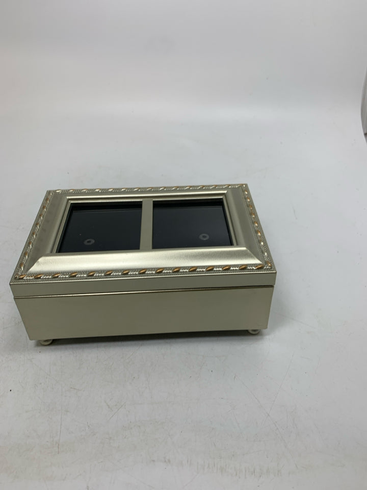 MUSIC BOX W/ PHOTO SLOTS SMALL.
