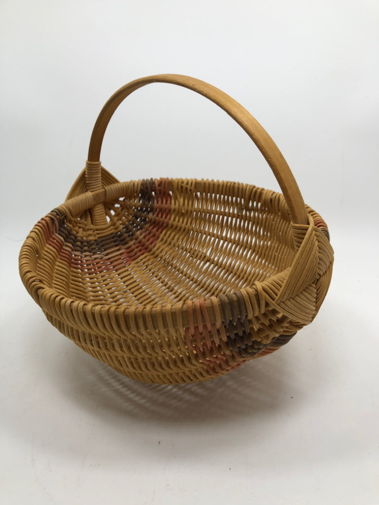 VTG PURPLE/RED STRIPE WICKER BOWL BASKET.