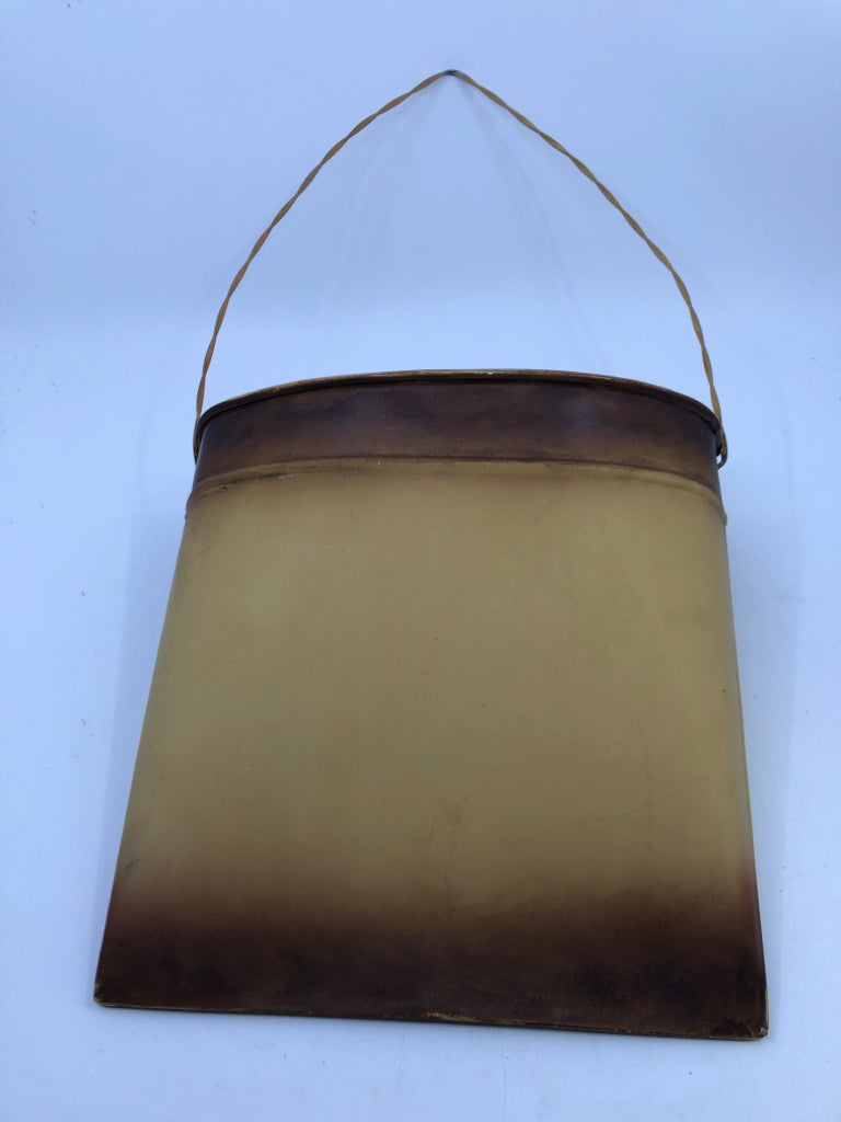 BROWN AND YELLOW WALL POCKET.