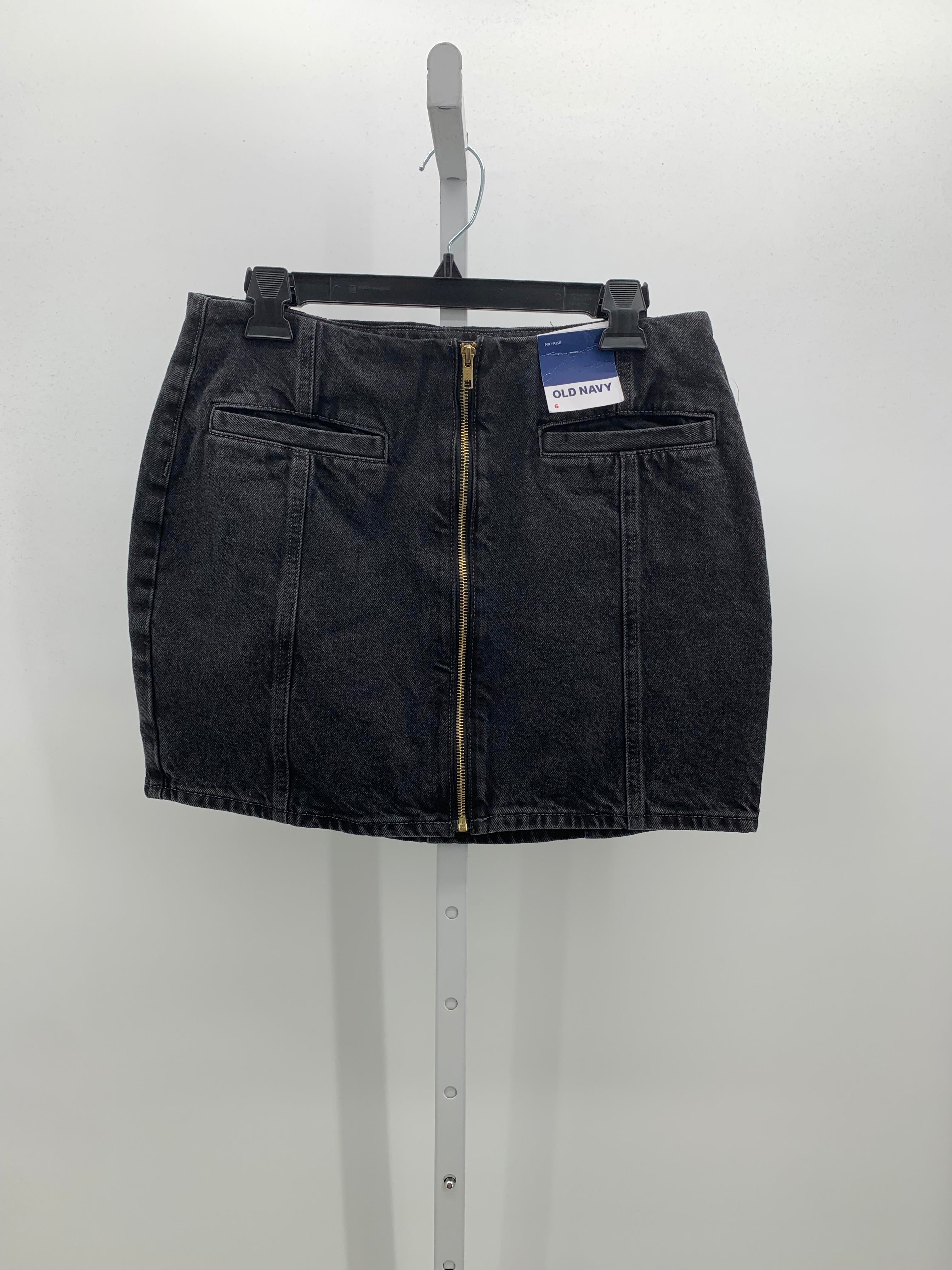 Old Navy Size 6 Misses Skirt