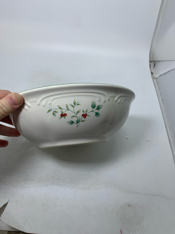 PFALTZGRAFF WINTERBERRY SERVING BOWL.