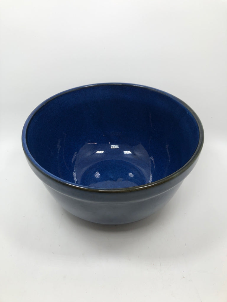 BLUE GLAZE CERAMIC BOWL.