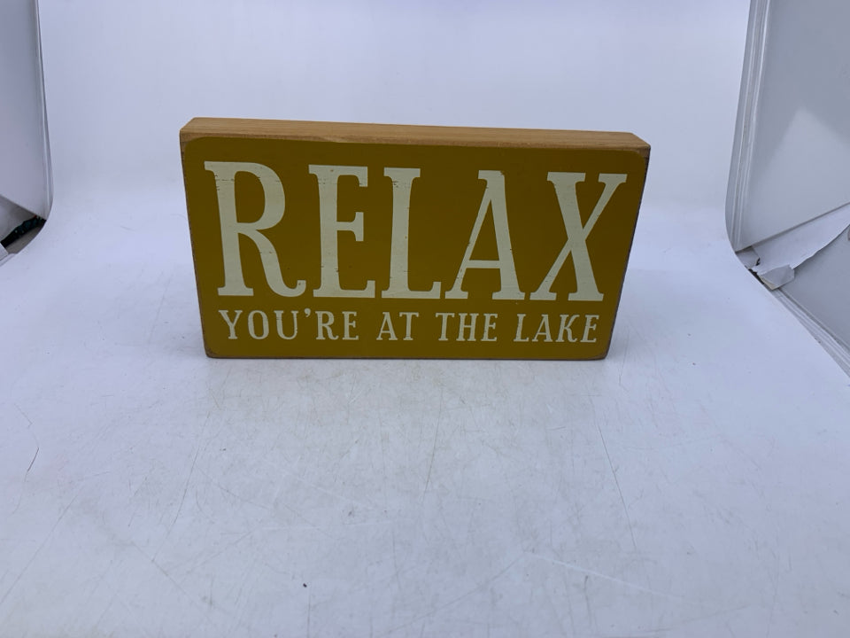 THICK WOOD YELLOW RELAX WALL HANGING.