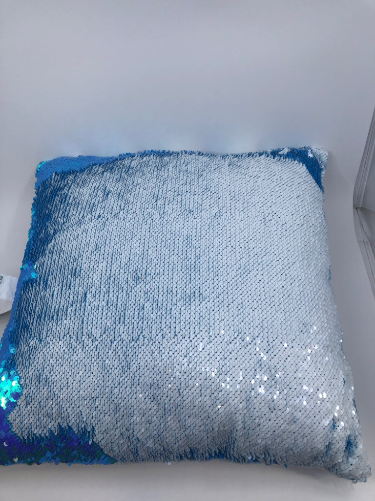 LIGHT BLUE AND WHITE SEQUINS PILLOW.