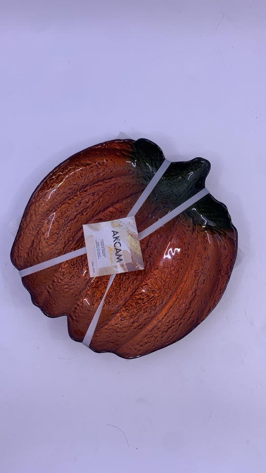 4PK GLASS PUMPKIN DESSERT PLATES.