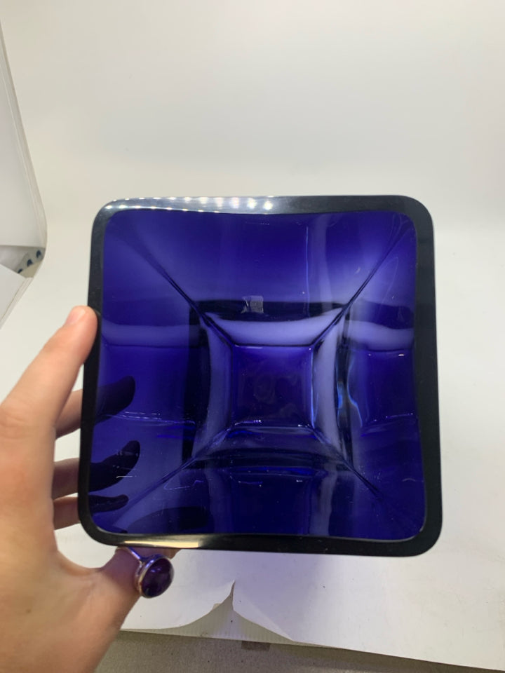 VERY HEAVY LARGE SQUARE GLASS VASE.
