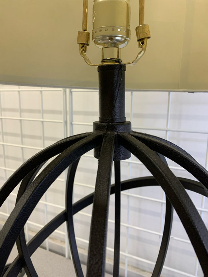 METAL GLOBE SHAPED METAL LAMP W/CANVAS SHADE.