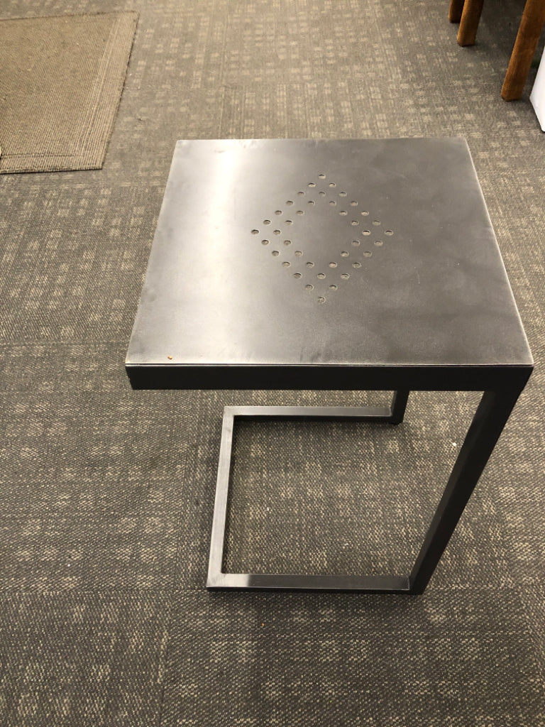 METAL SIDE TABLE W/DIAMOND CUT OUT &SLIDE-UNDER BOTTOM.