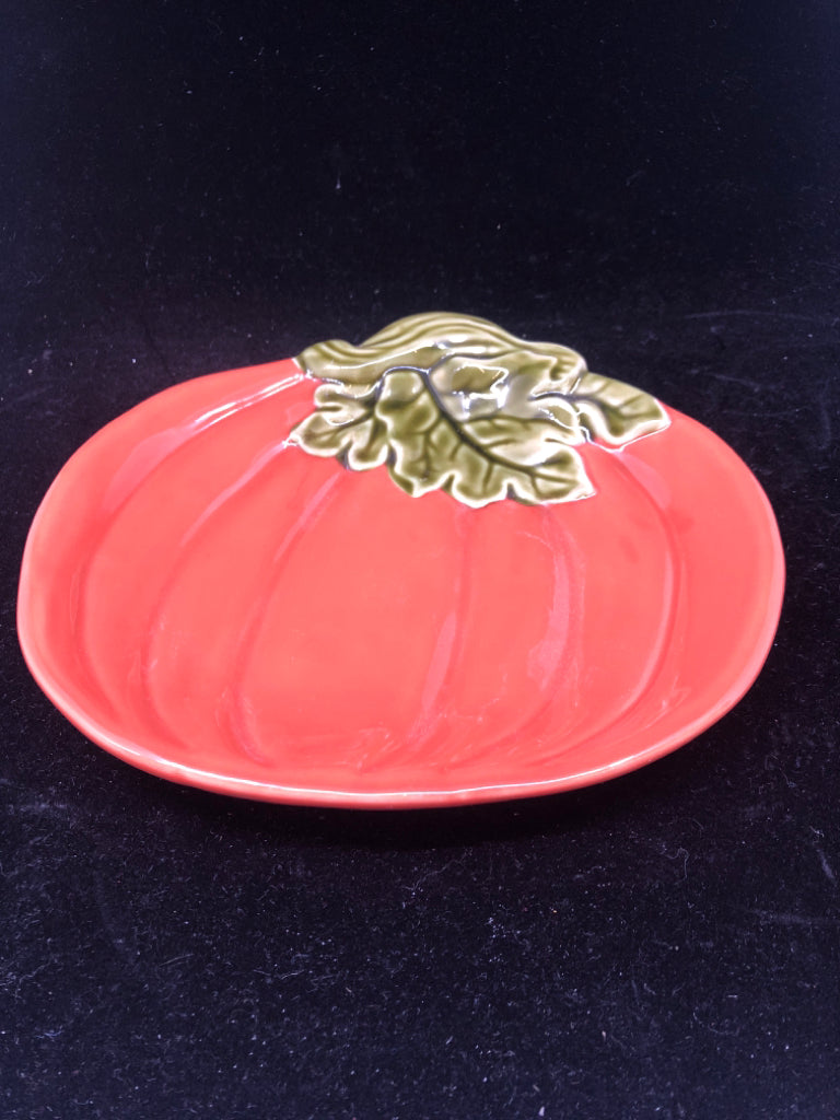 SMALL PUMPKIN PLATE- BETTER HOMES.