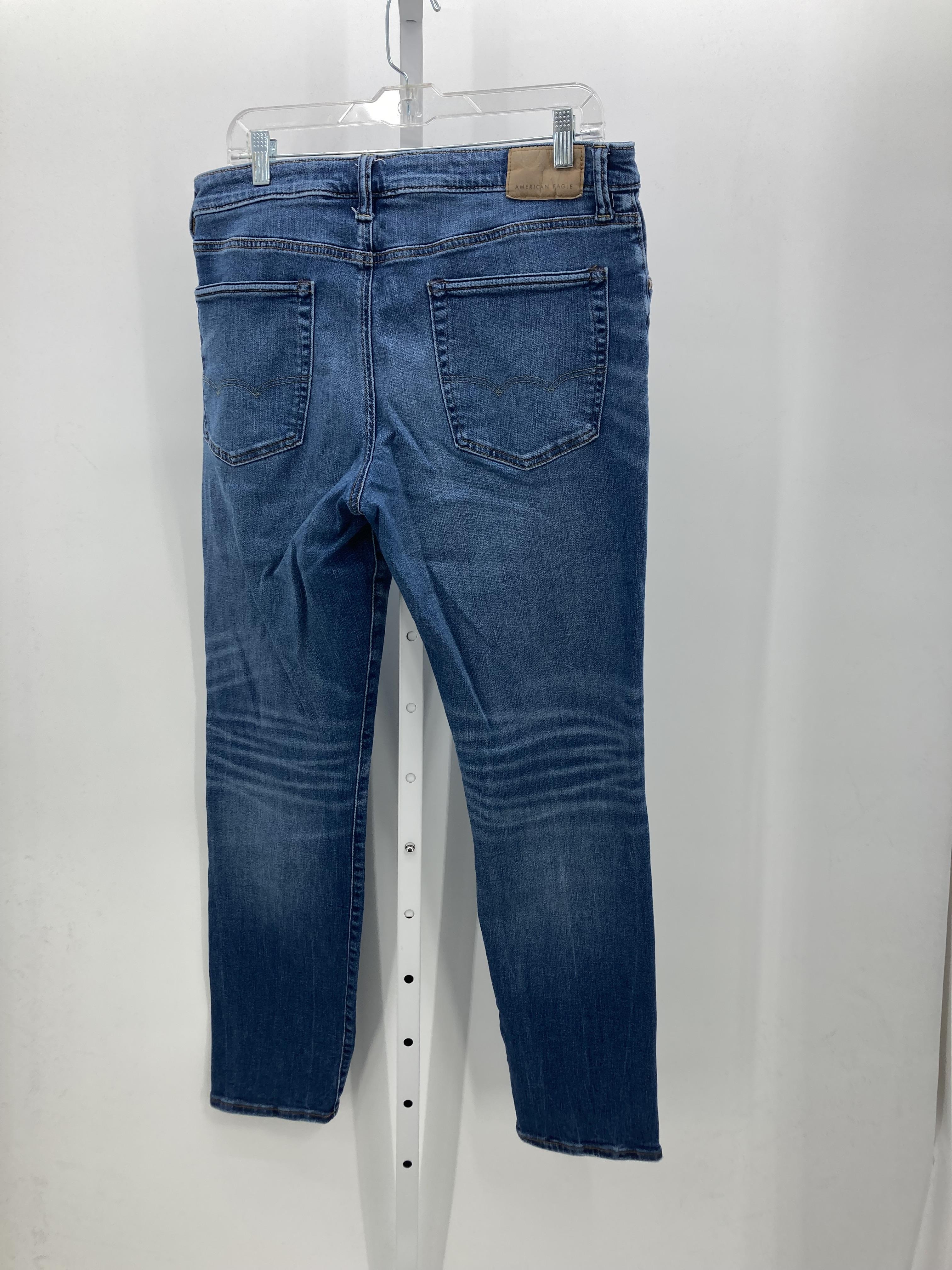 ATHLETIC FIT JEANS