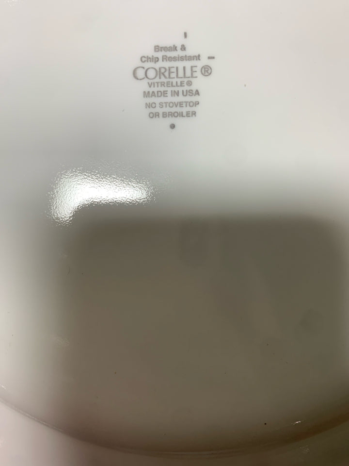 6 RED AND GREEN SNOWFLAKE CORELLE PLATES.