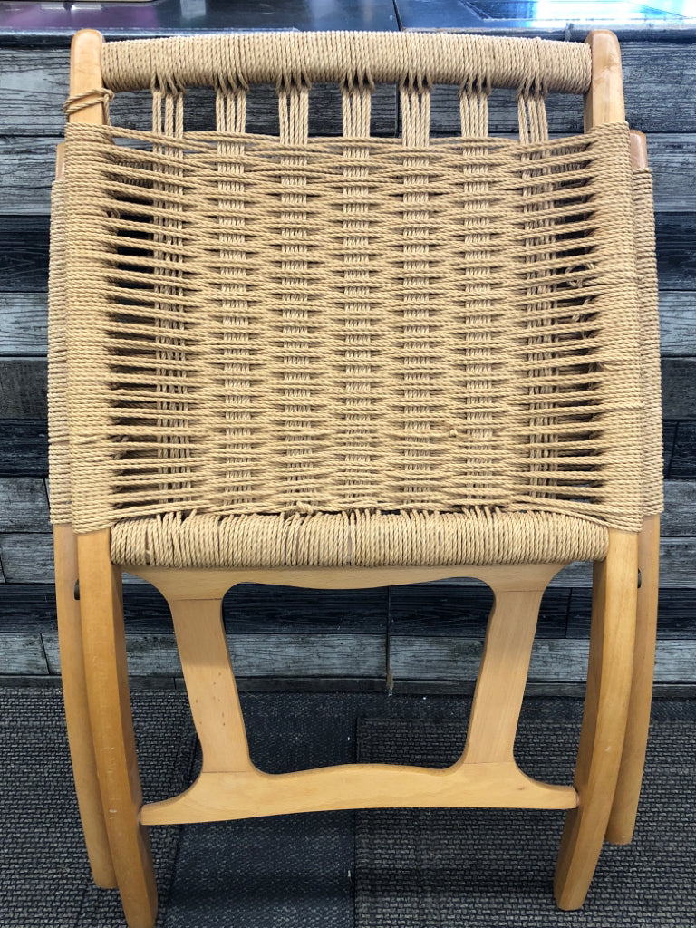 FOLDING WOOD CHAIR W/JUTE ROPE SEAT.