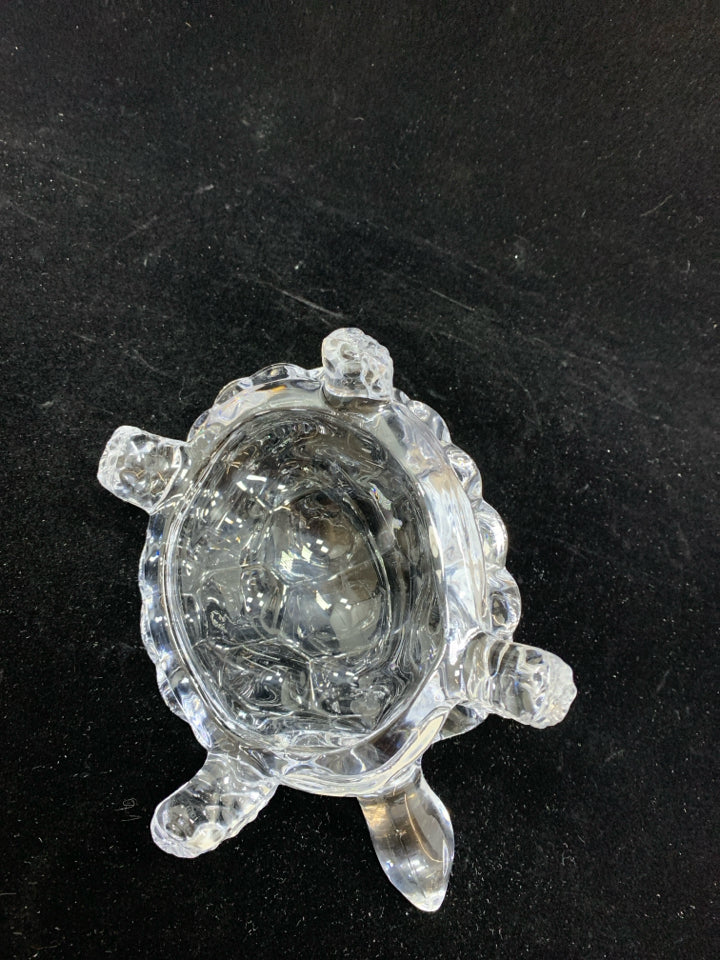 GLASS TURTLE FIGURINE.
