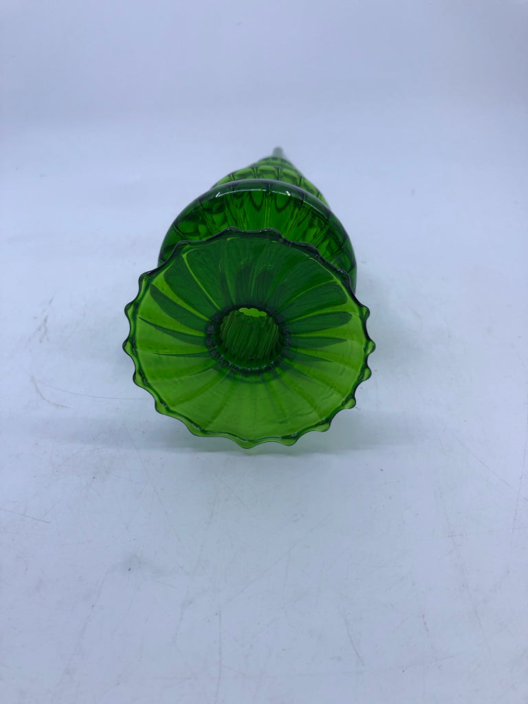 GREEN GLASS TEXTURED LEVELED CHRISTMAS TREE.