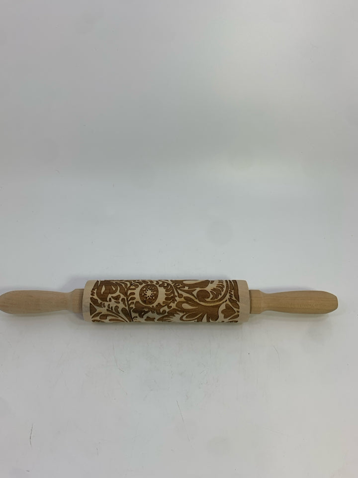 MINI DECORATIVE ROLLING PIN.