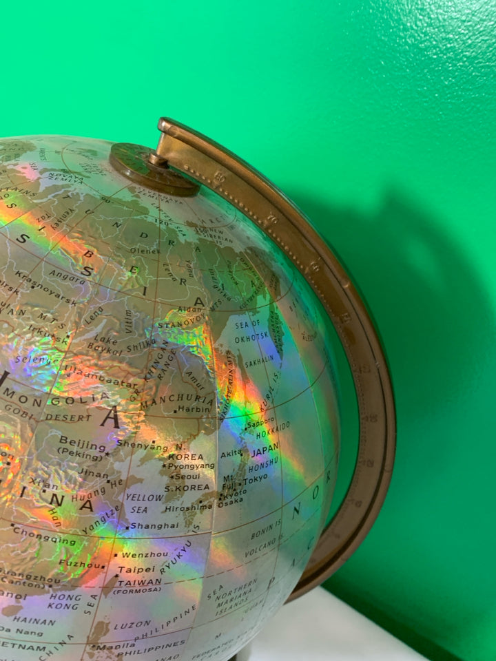 SILVER METALLIC WORLD GLOBE.