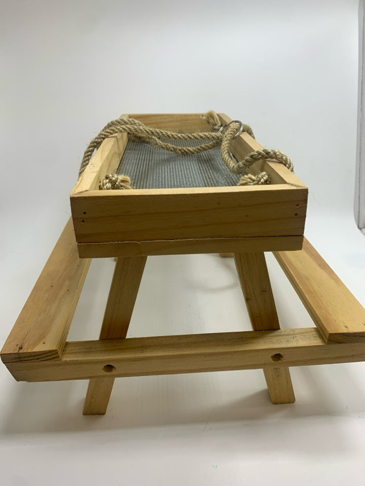 PICNIC TABLE SQUIRREL FEEDER.