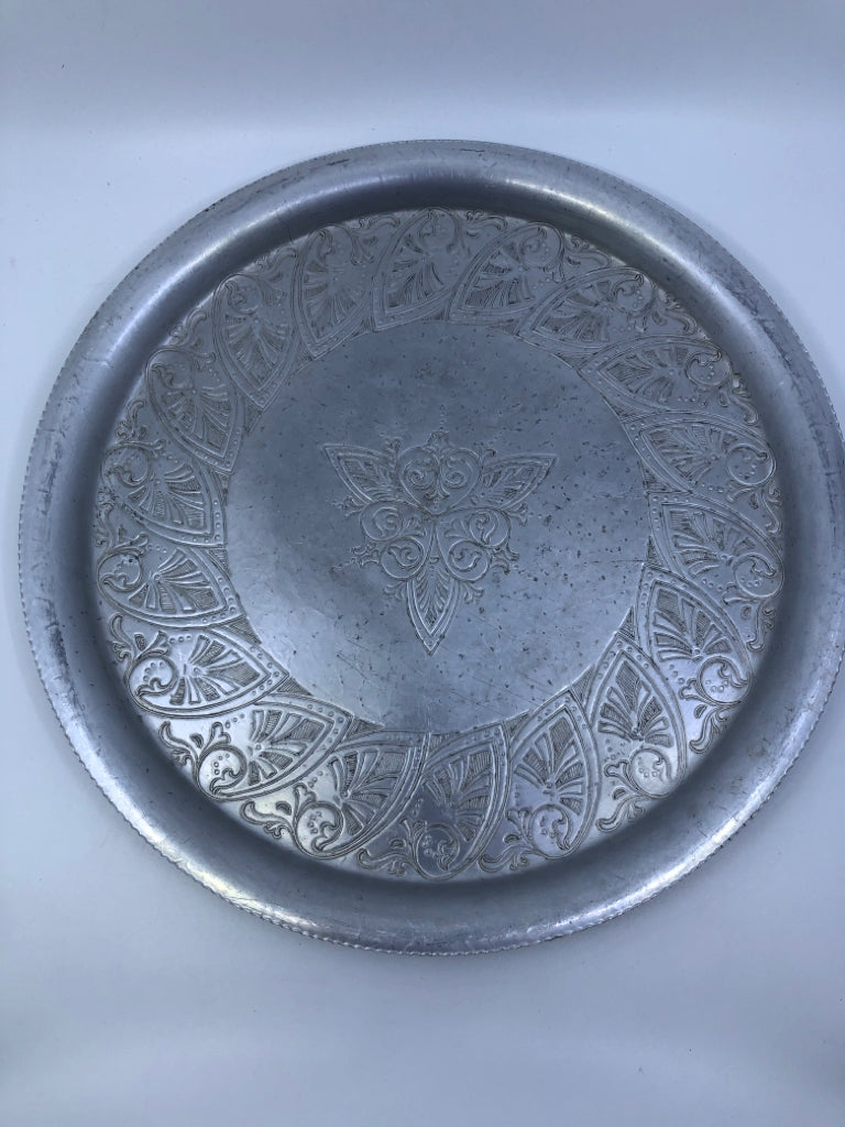 VTG HAMMERED ALUMINUM MANDALA PATTERN TRAY.