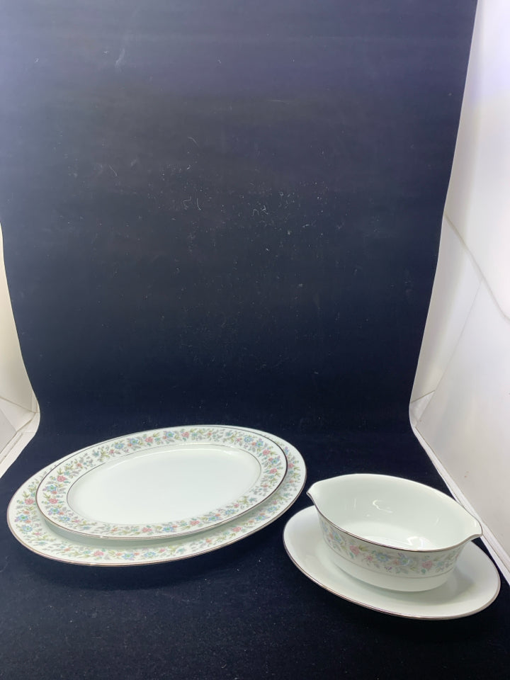 3PC CONTEMPORARY BLYTH BLUE FLORAL SERVING SET.