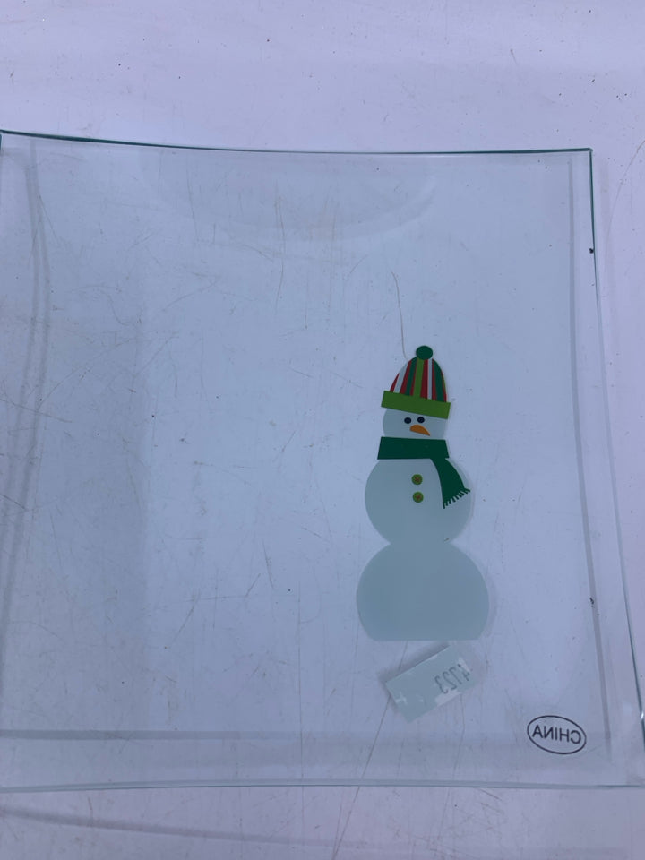 NIB PAMPERED CHEF 4 GLASS SNOWMAN APPETIZER PLATES.