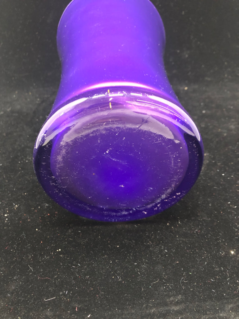 PURPLE VASE.