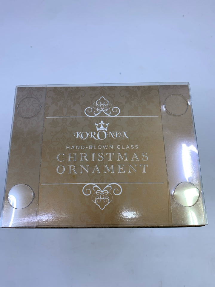 NIB SANTA ORNAMENT W/ FLAMINGOS