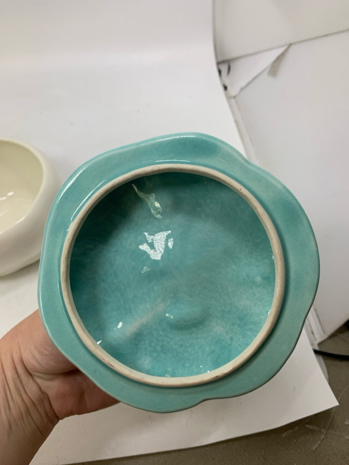 CERAMIC APPLE TEAL LID.