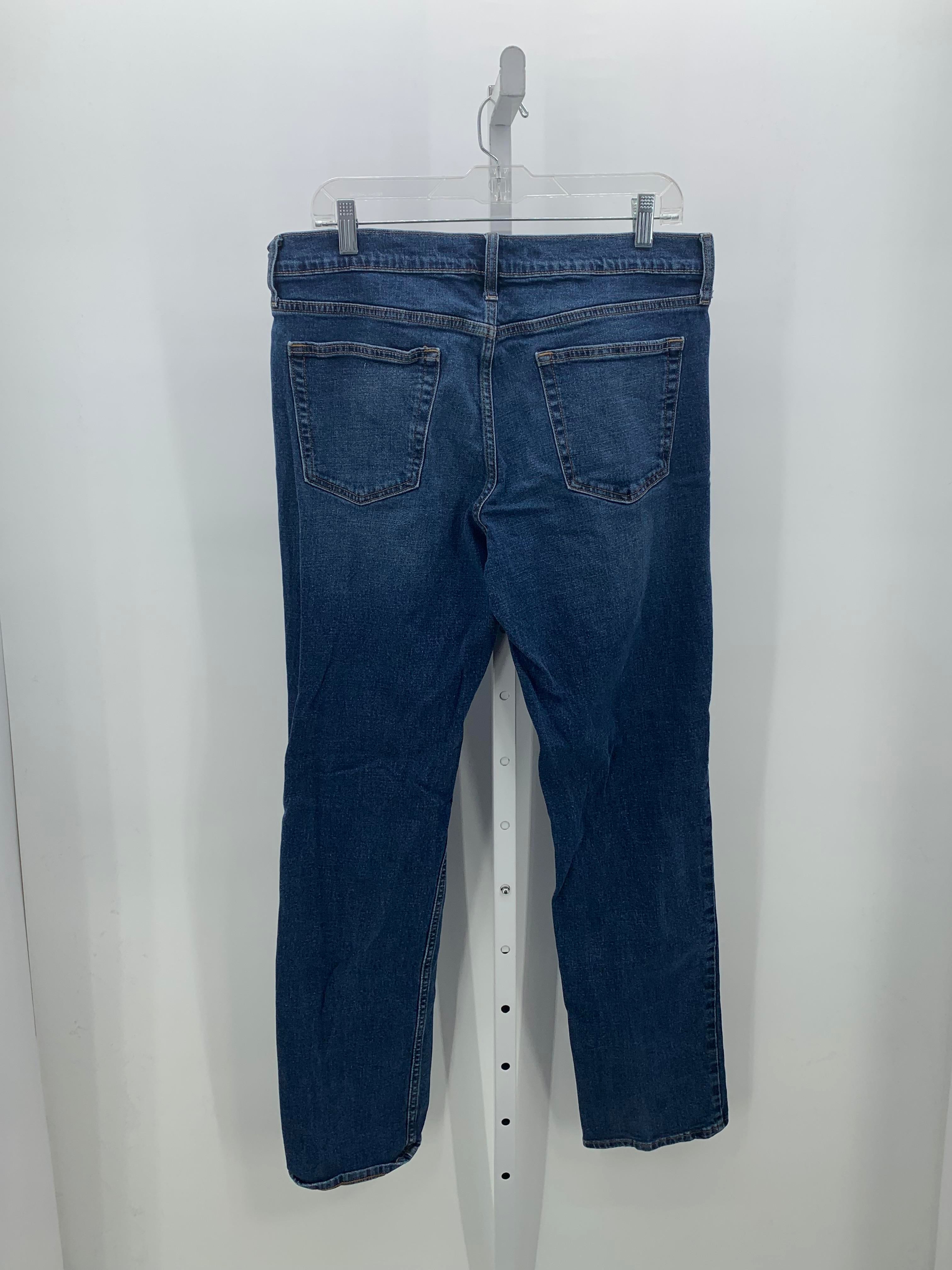 STRAIGHT FIT JEANS