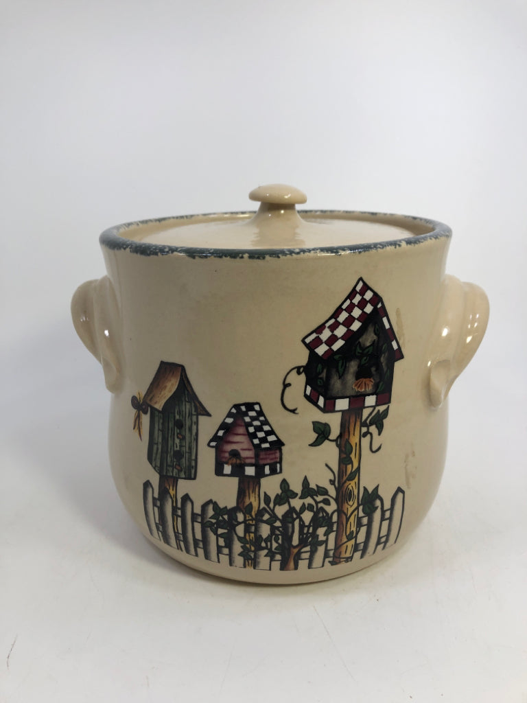 VTG BIRDHOUSE STONEWARE BEAN POT.