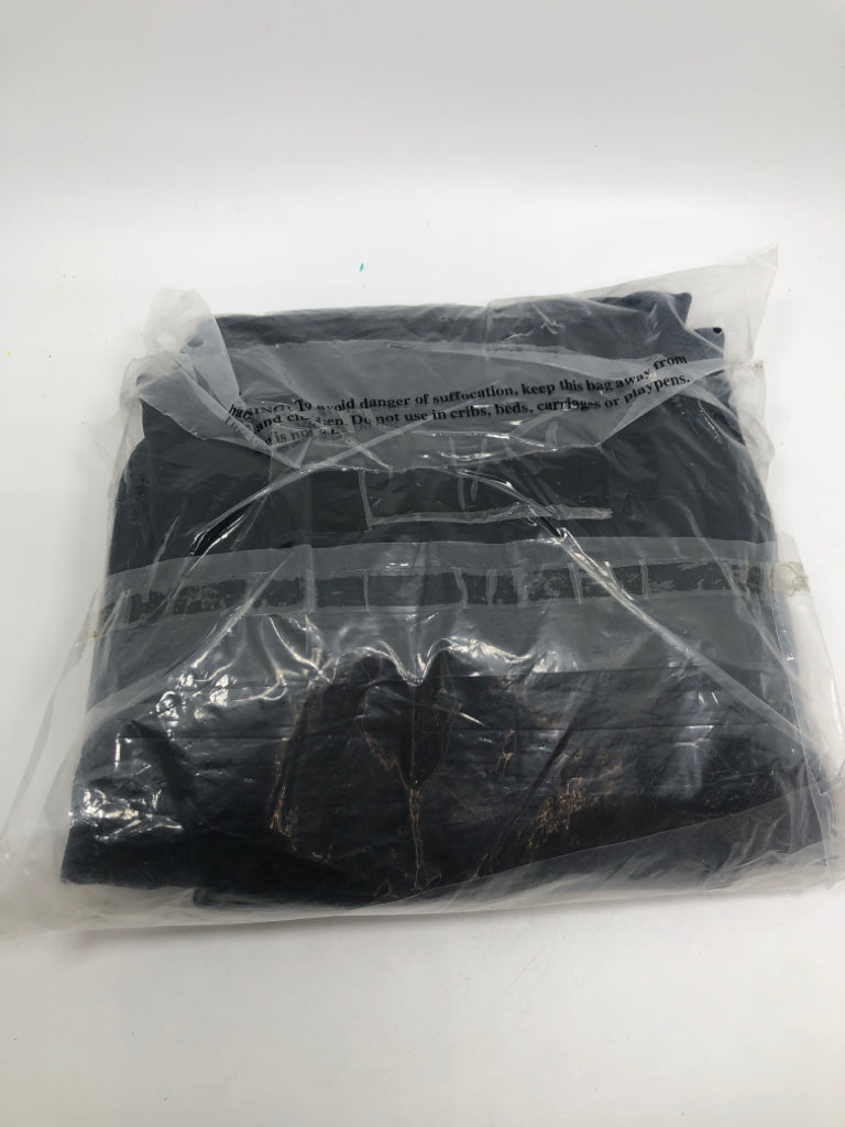 NIP SUNZERO BLACK CURTAIN PANEL.