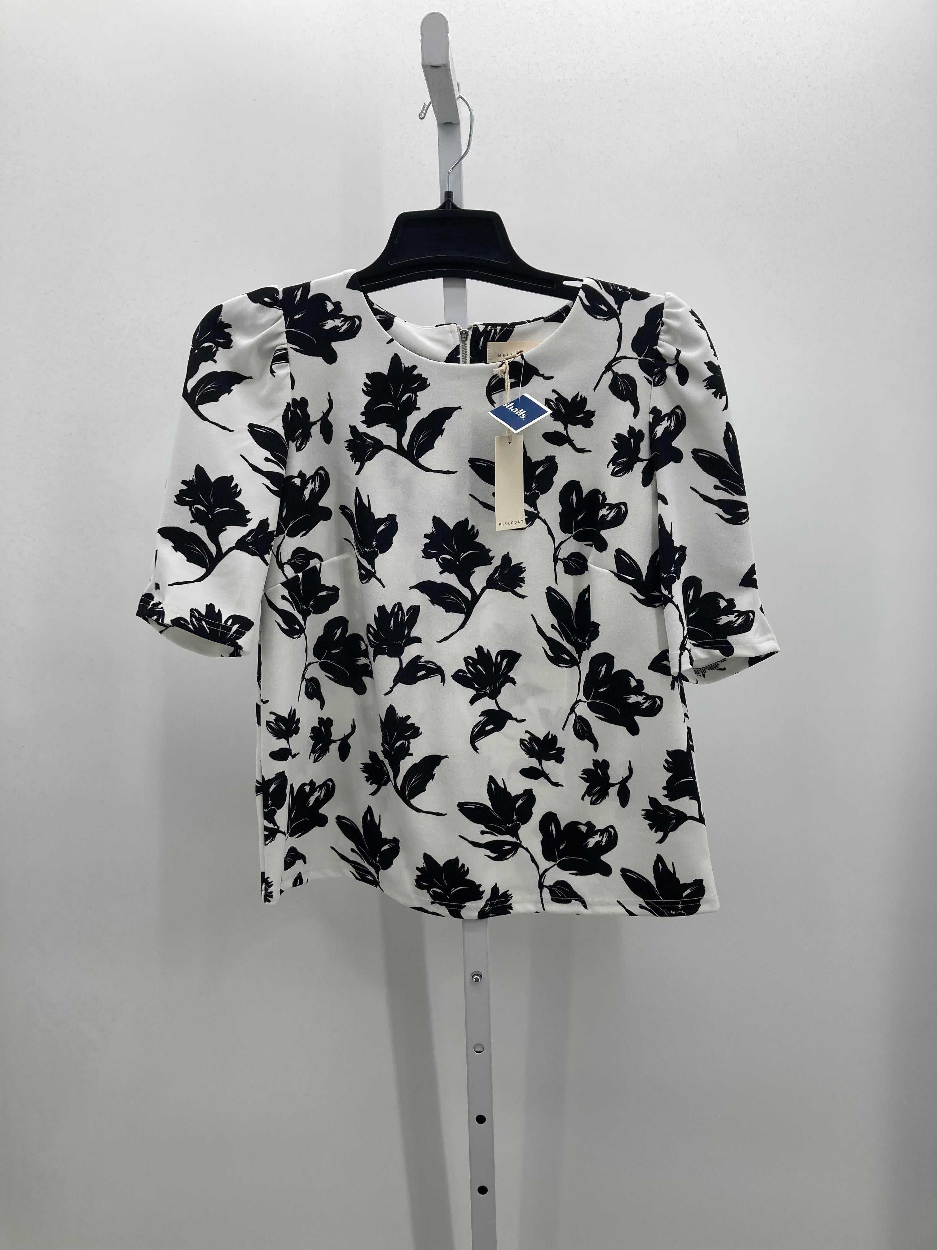 Mello Day Size Medium Misses Short Sleeve Shirt