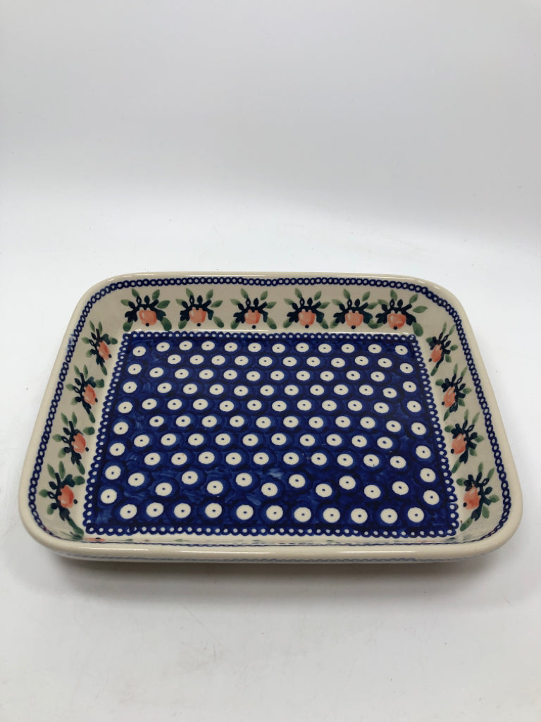POLISH POTTERY RECTANGULAR BAKING DISH W/ BLUE DOTS AND FRUIT BORDER.