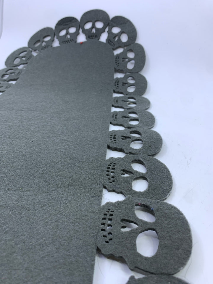 GRAY HALLOWEEN FELT TABLE RUNNER.