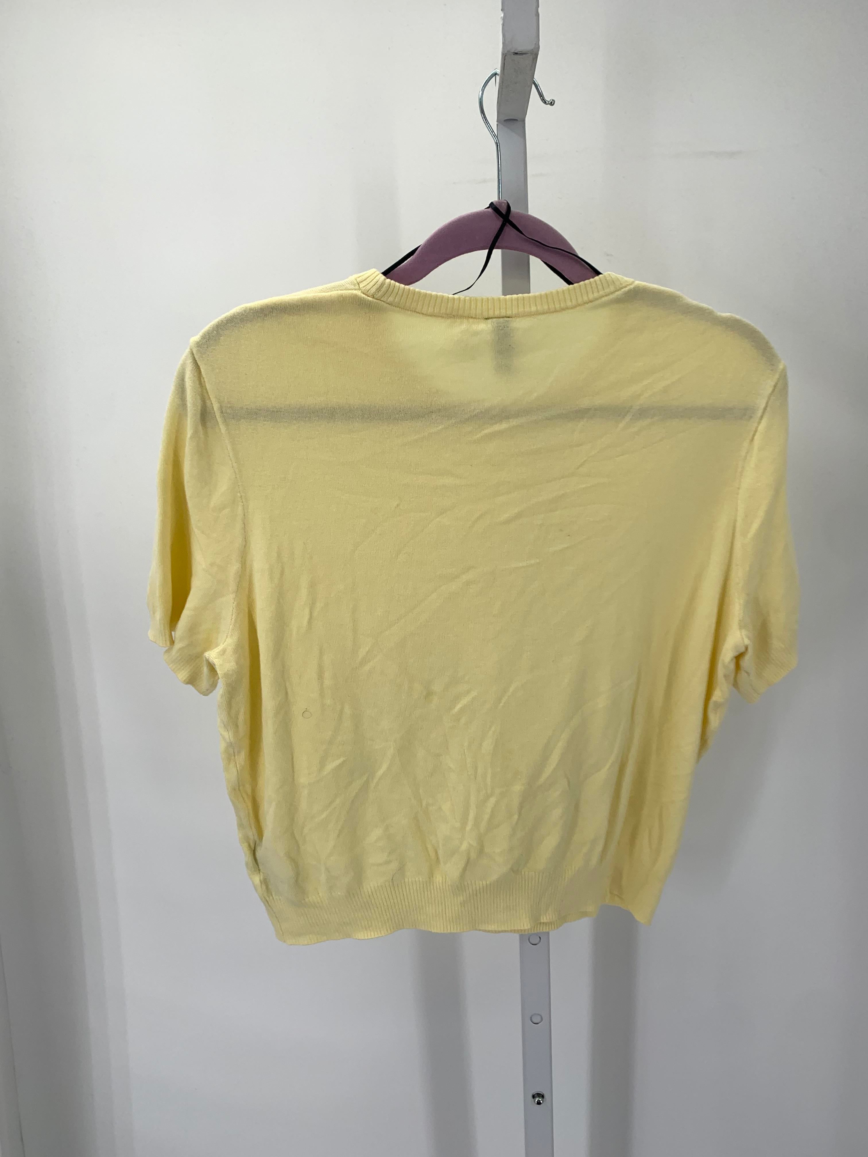 Divided Size Extra Large Juniors Short Sleeve Shirt