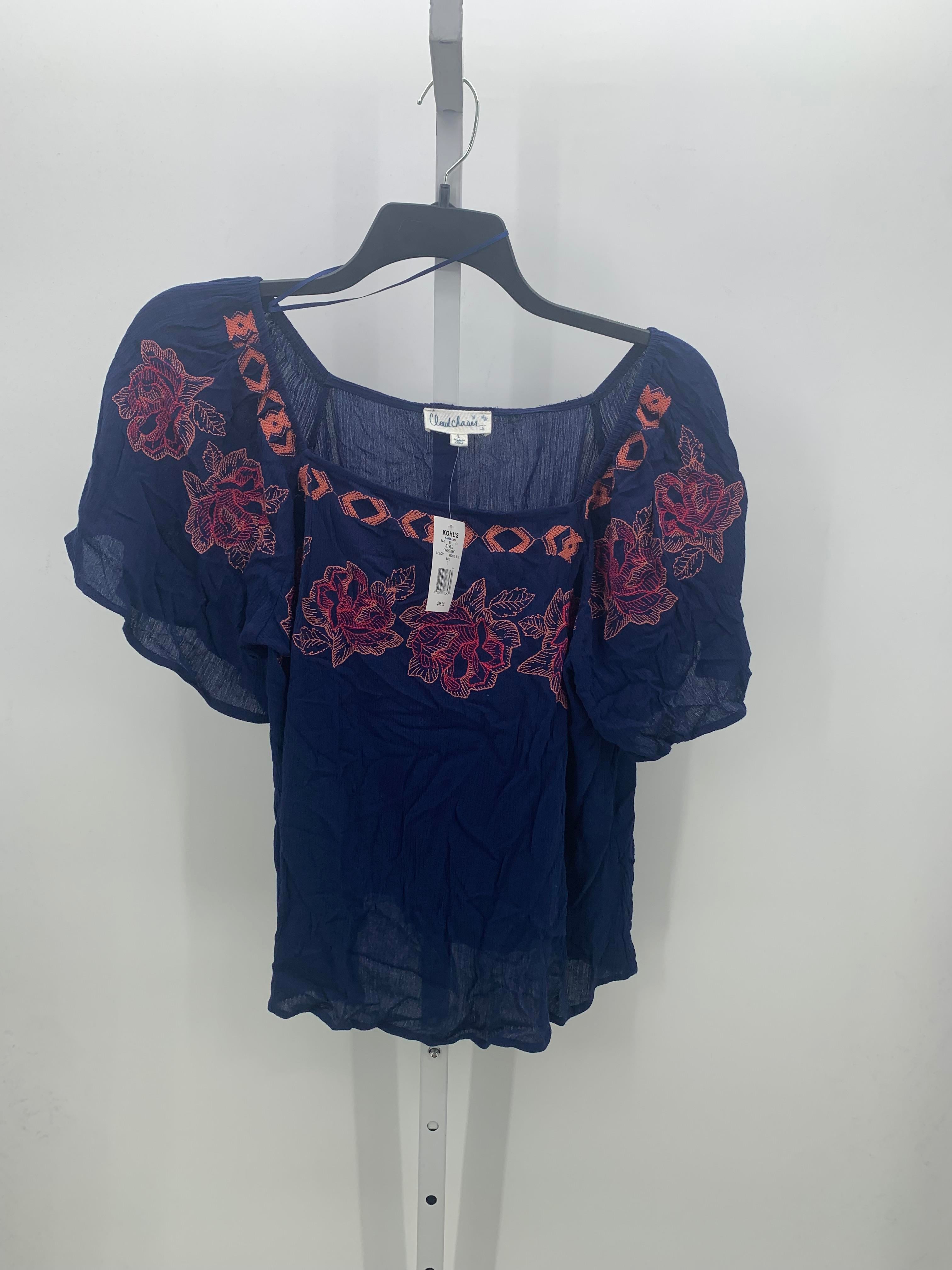 Cloud Chaser Size Large Juniors Short Sleeve Shirt