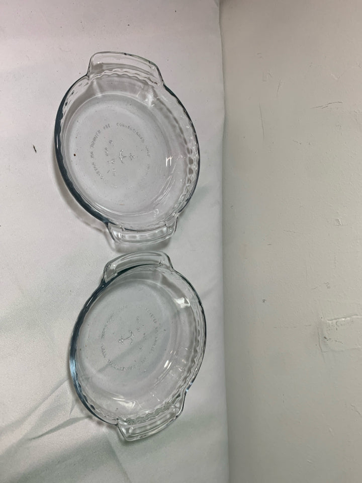 2 SMALL ANCHOR HOCKING PIE DISHES.