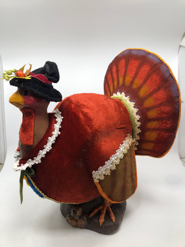 HEAVY THANKSGIVING TURKEY W/RED VELVET OUTFIT AND HAT.