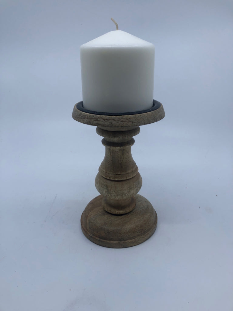 BLONDE WOOD PILLAR CANDLE W CANDLE.