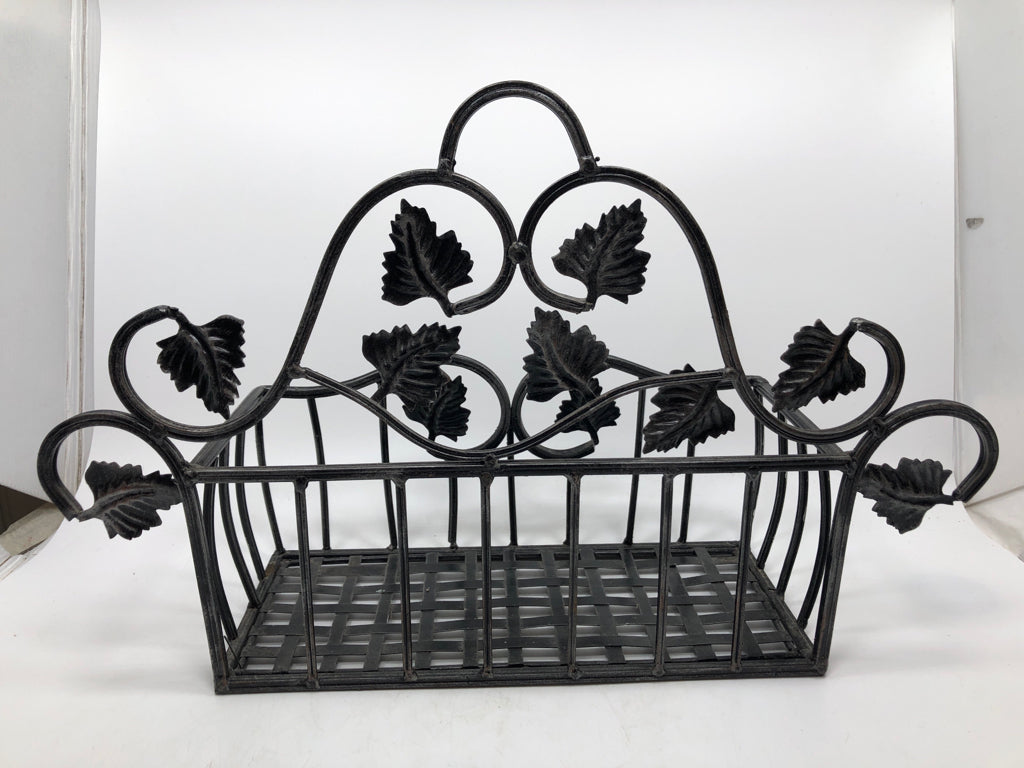 METAL W/IVY FLOWER BOX.